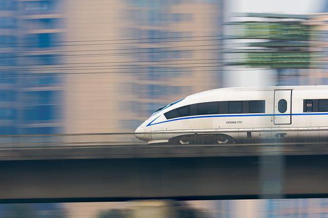 中國(guó)出口印尼高鐵列車從青島啟運(yùn)
